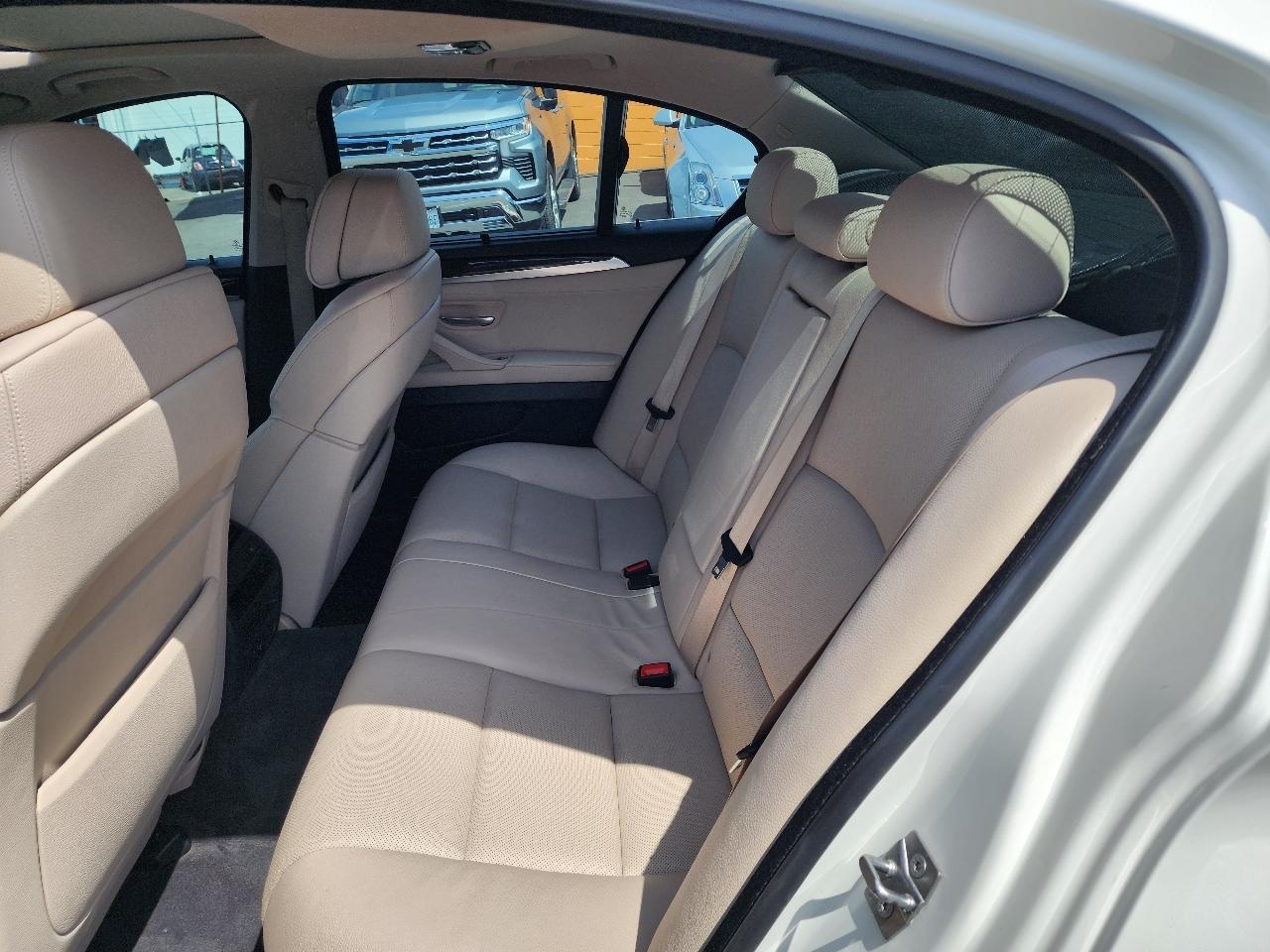 BMW 5 Series 4dr Sdn 535i RWD 2011