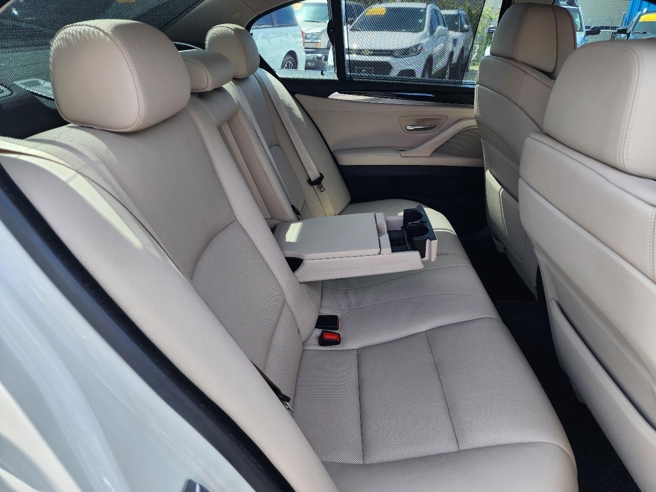 BMW 5 Series 4dr Sdn 535i RWD 2011