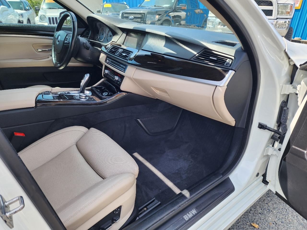 BMW 5 Series 4dr Sdn 535i RWD 2011