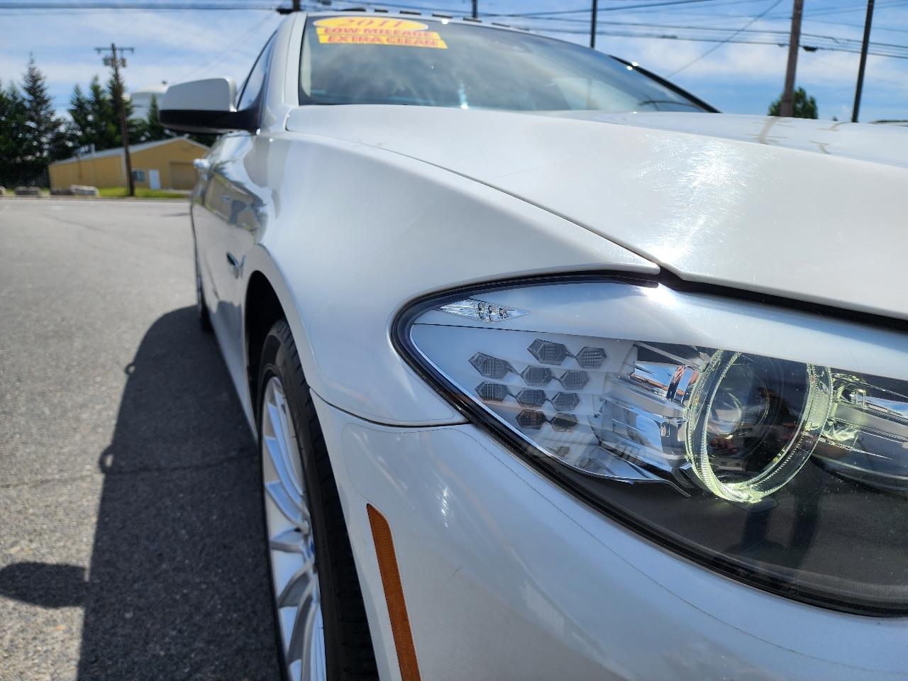 BMW 5 Series 4dr Sdn 535i RWD 2011