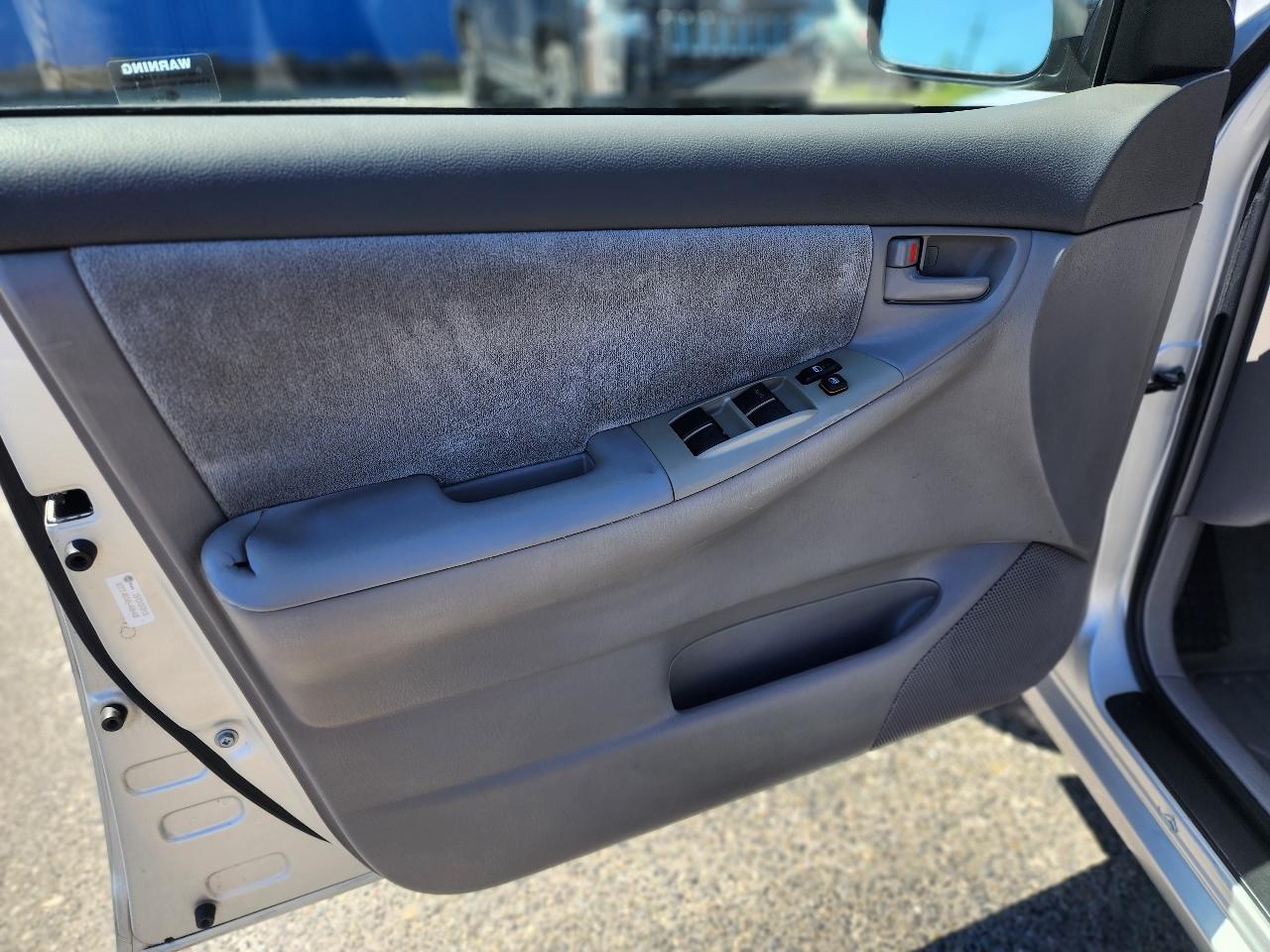 Toyota Corolla 4dr Sdn Auto CE (Natl) 2007