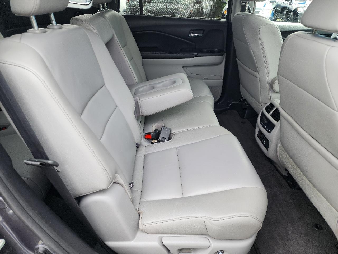 Honda Pilot Touring AWD 2016