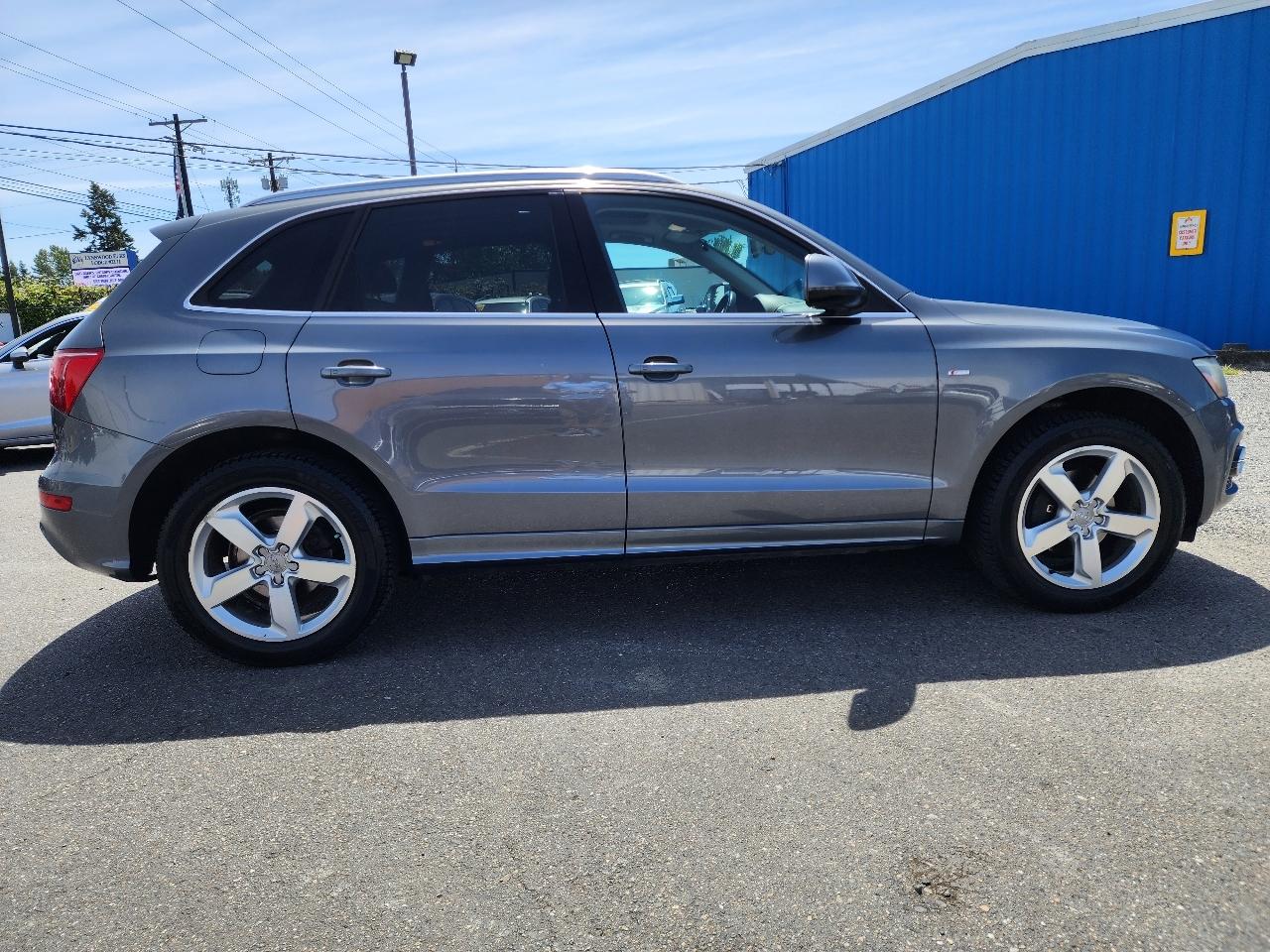 Audi Q5 quattro 4dr 3.2L Premium Plus 2012