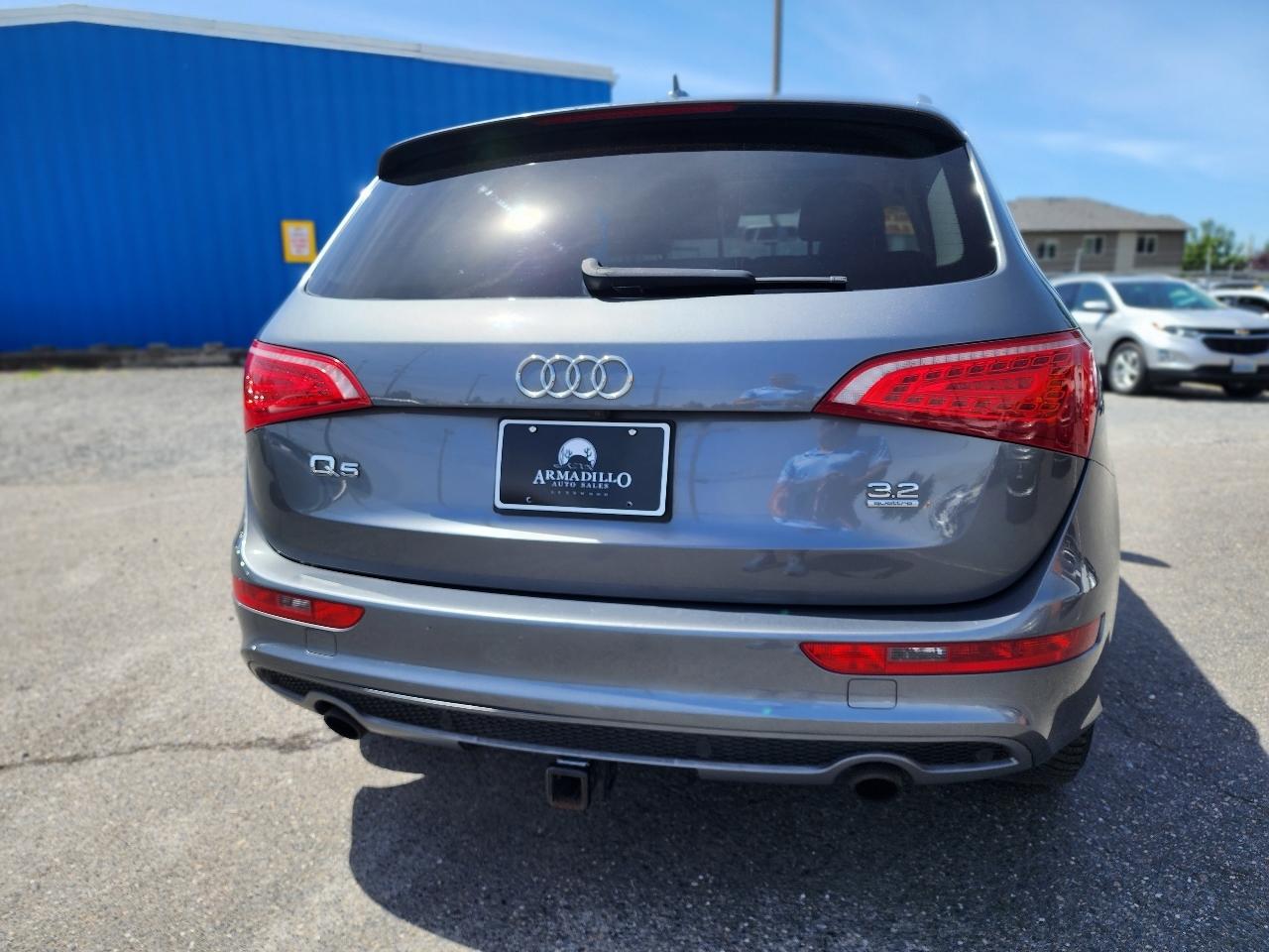 Audi Q5 quattro 4dr 3.2L Premium Plus 2012
