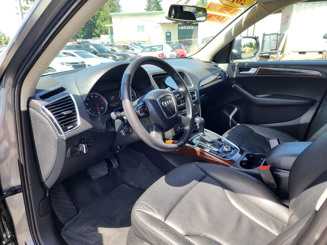 Audi Q5 quattro 4dr 3.2L Premium Plus 2012