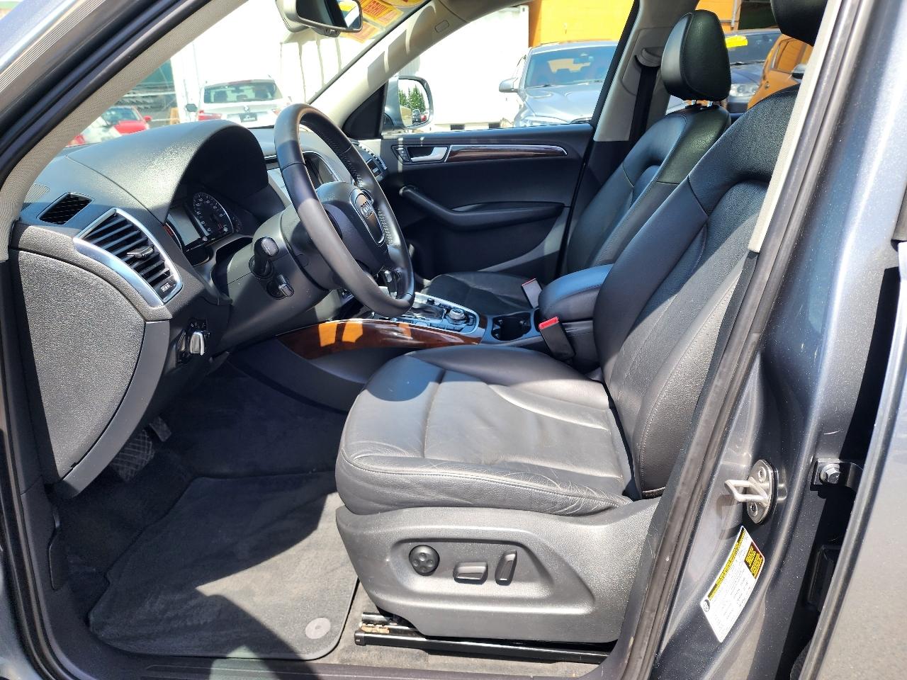 Audi Q5 quattro 4dr 3.2L Premium Plus 2012