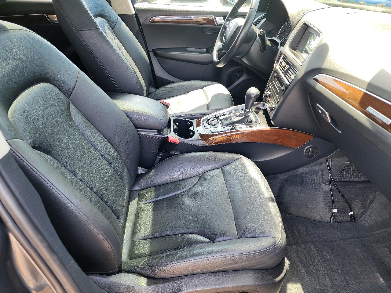 Audi Q5 quattro 4dr 3.2L Premium Plus 2012
