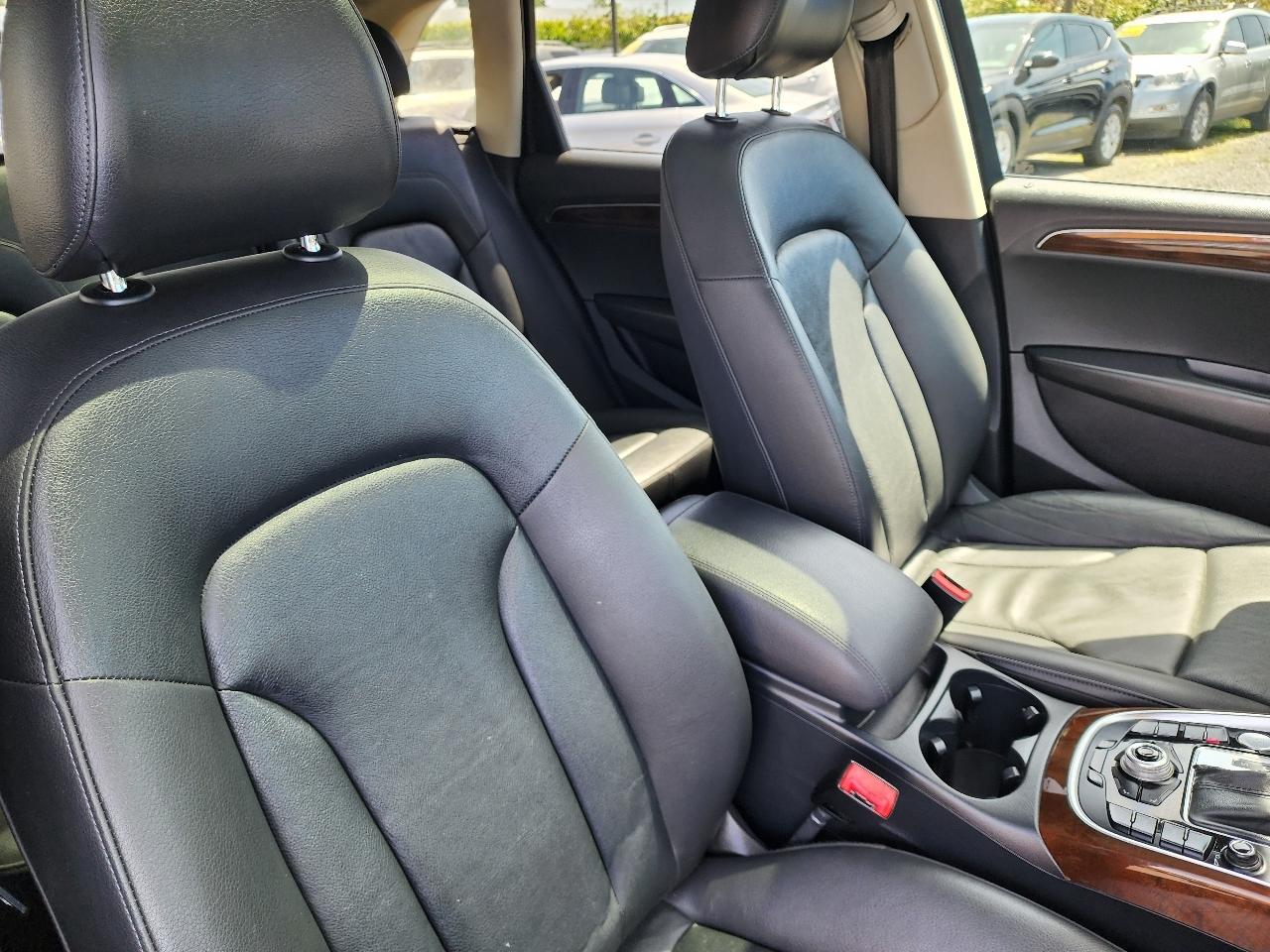 Audi Q5 quattro 4dr 3.2L Premium Plus 2012