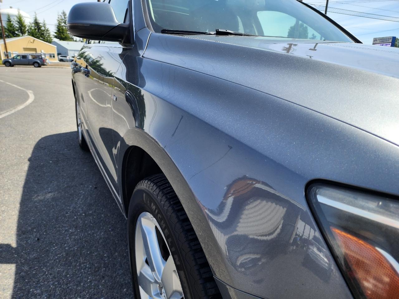Audi Q5 quattro 4dr 3.2L Premium Plus 2012