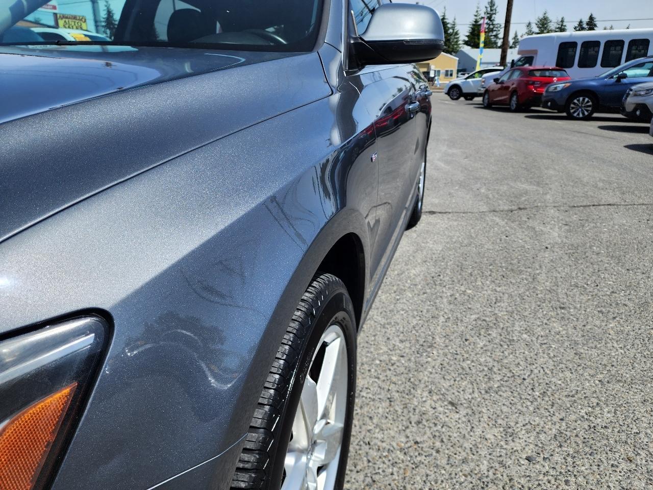 Audi Q5 quattro 4dr 3.2L Premium Plus 2012
