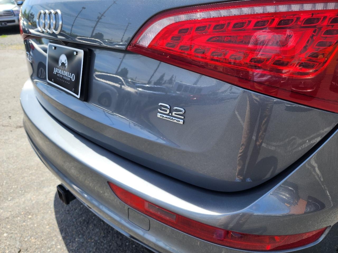 Audi Q5 quattro 4dr 3.2L Premium Plus 2012