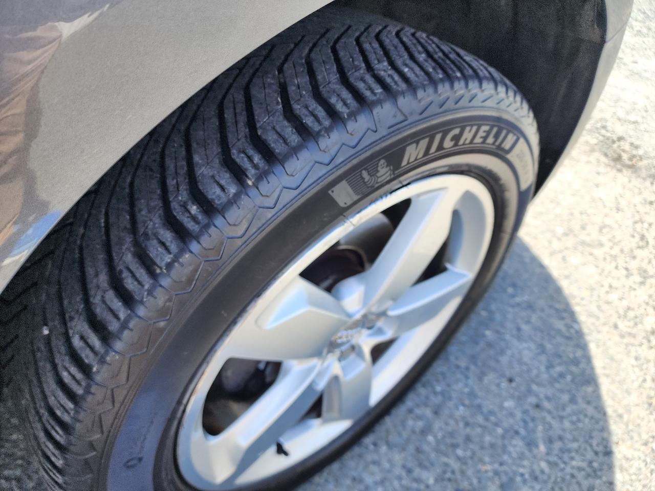 Audi Q5 quattro 4dr 3.2L Premium Plus 2012