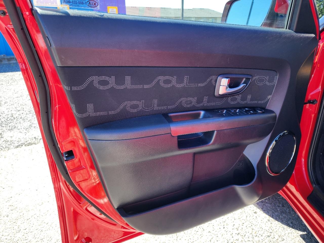 Kia Soul + 2012