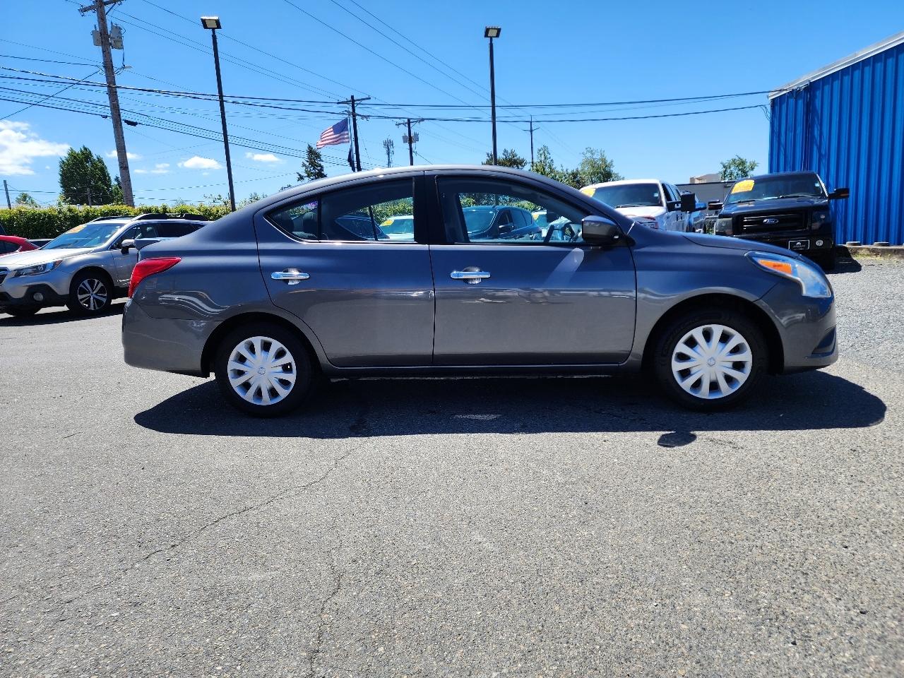 Nissan Versa Sedan 2018.5 SV CVT 2018