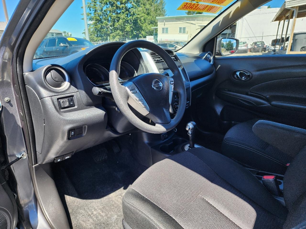 Nissan Versa Sedan 2018.5 SV CVT 2018