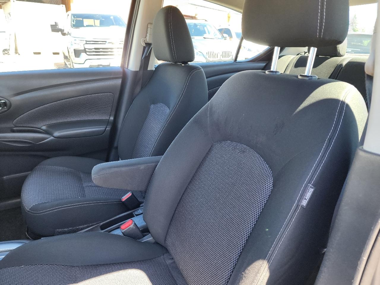 Nissan Versa Sedan 2018.5 SV CVT 2018