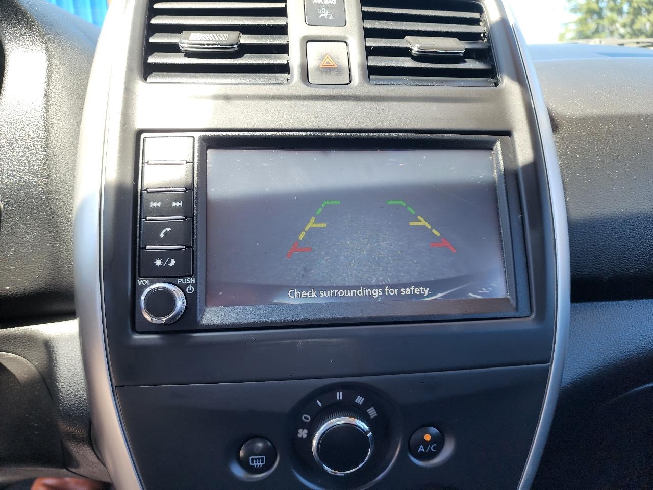 Nissan Versa Sedan 2018.5 SV CVT 2018