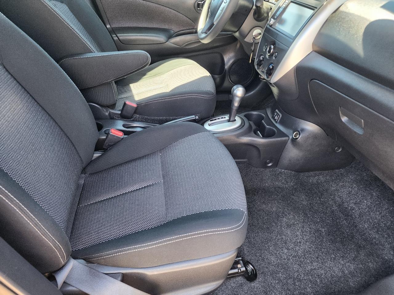 Nissan Versa Sedan 2018.5 SV CVT 2018