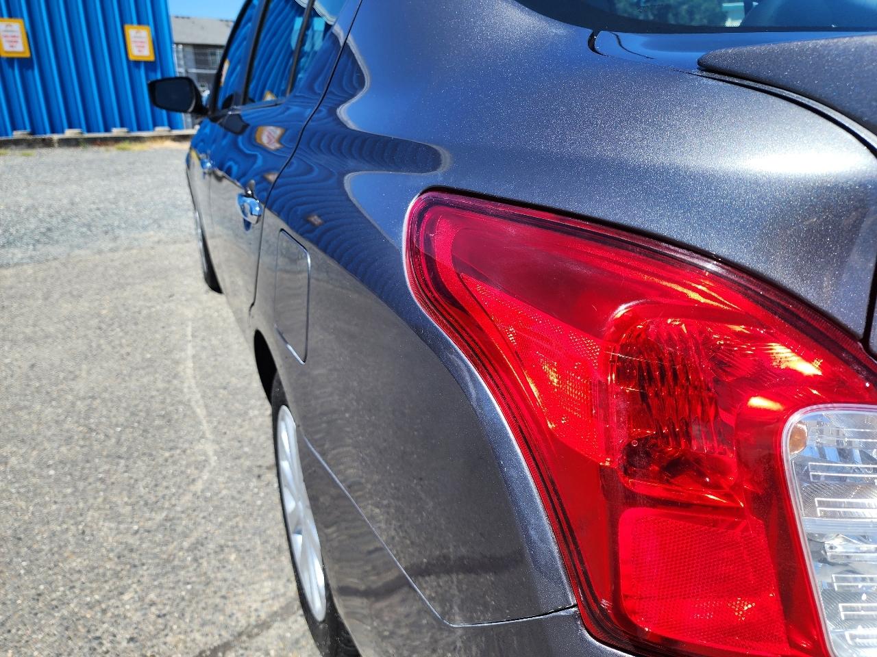 Nissan Versa Sedan 2018.5 SV CVT 2018