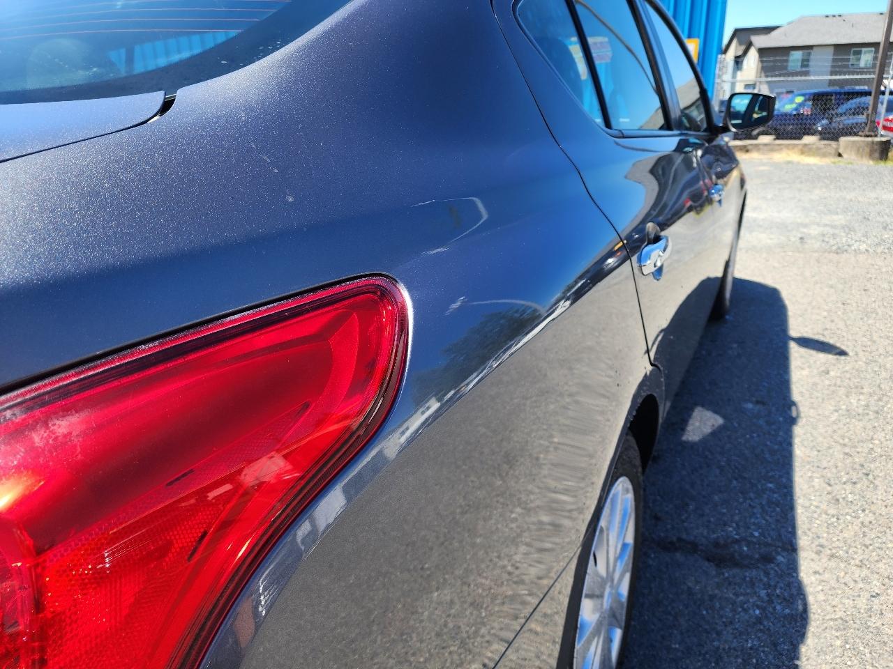 Nissan Versa Sedan 2018.5 SV CVT 2018