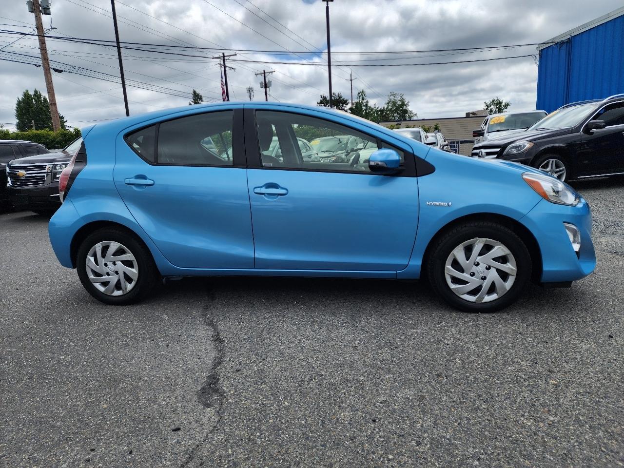Toyota Prius c Two 2015