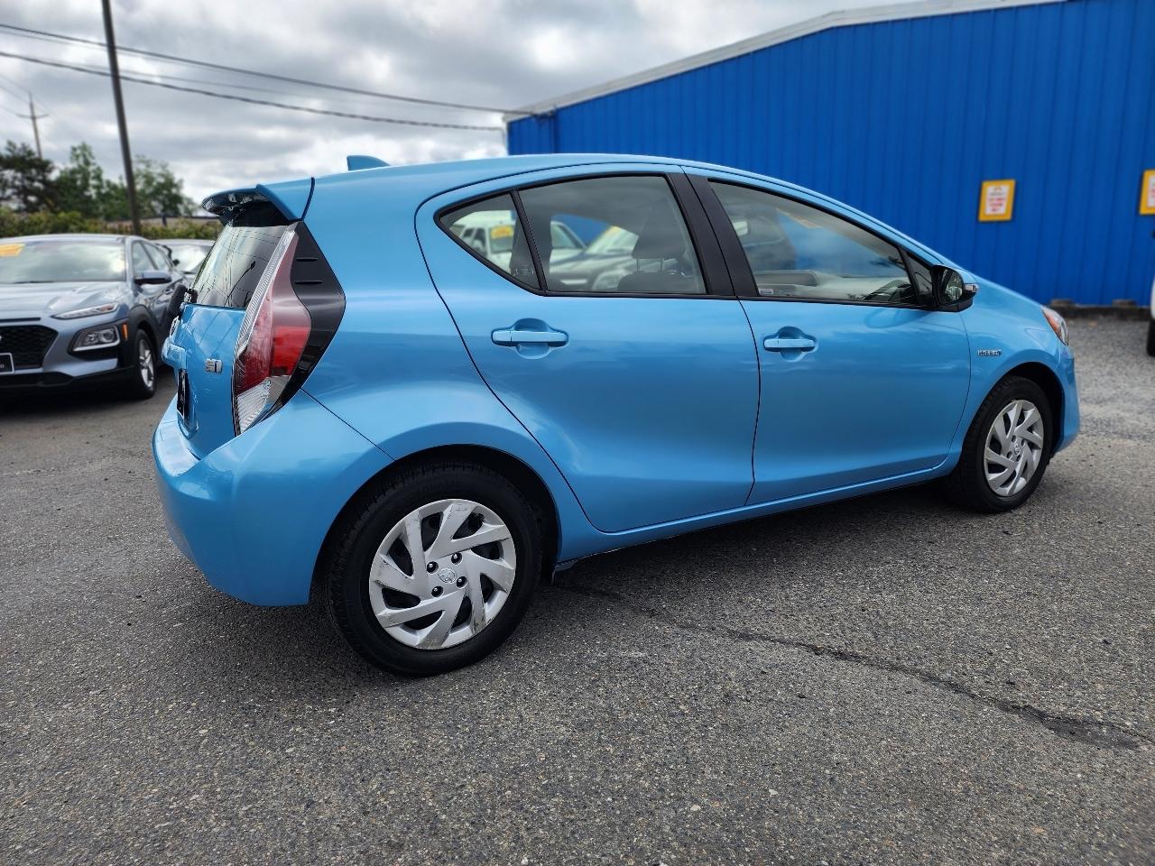 Toyota Prius c Two 2015