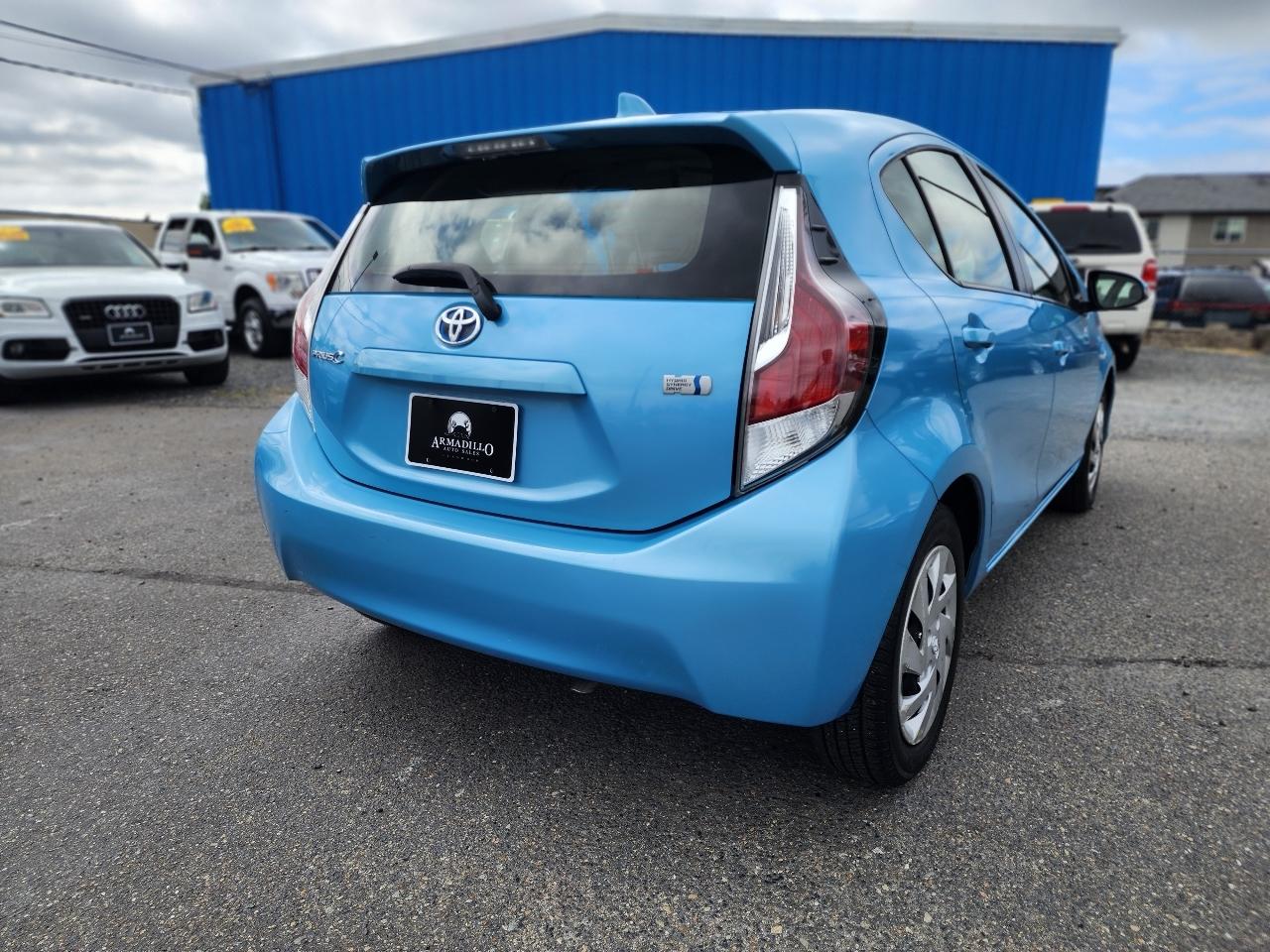 Toyota Prius c Two 2015