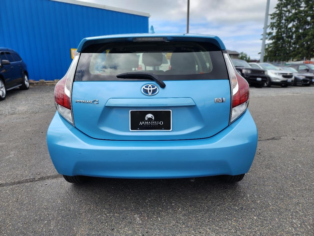 Toyota Prius c Two 2015