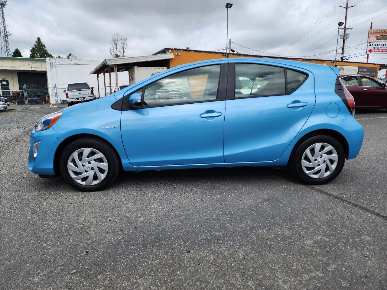 Toyota Prius c Two 2015