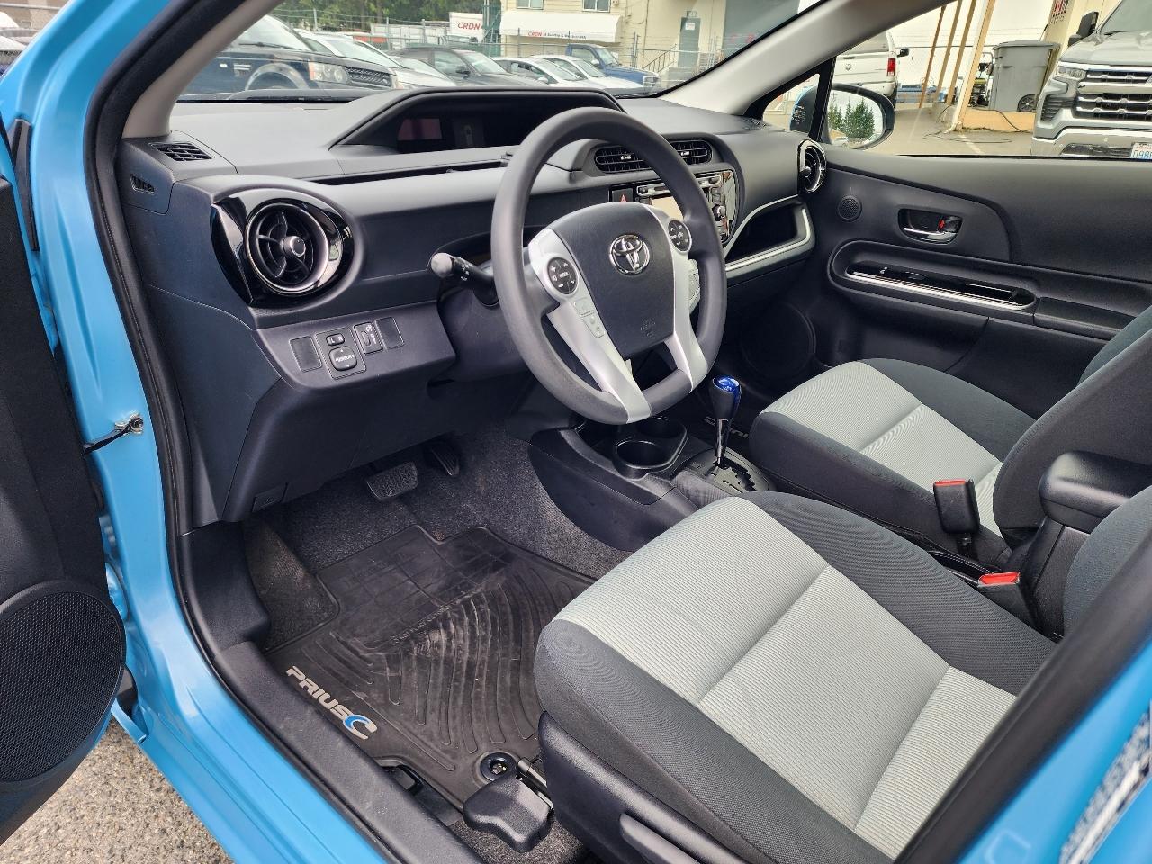 Toyota Prius c Two 2015