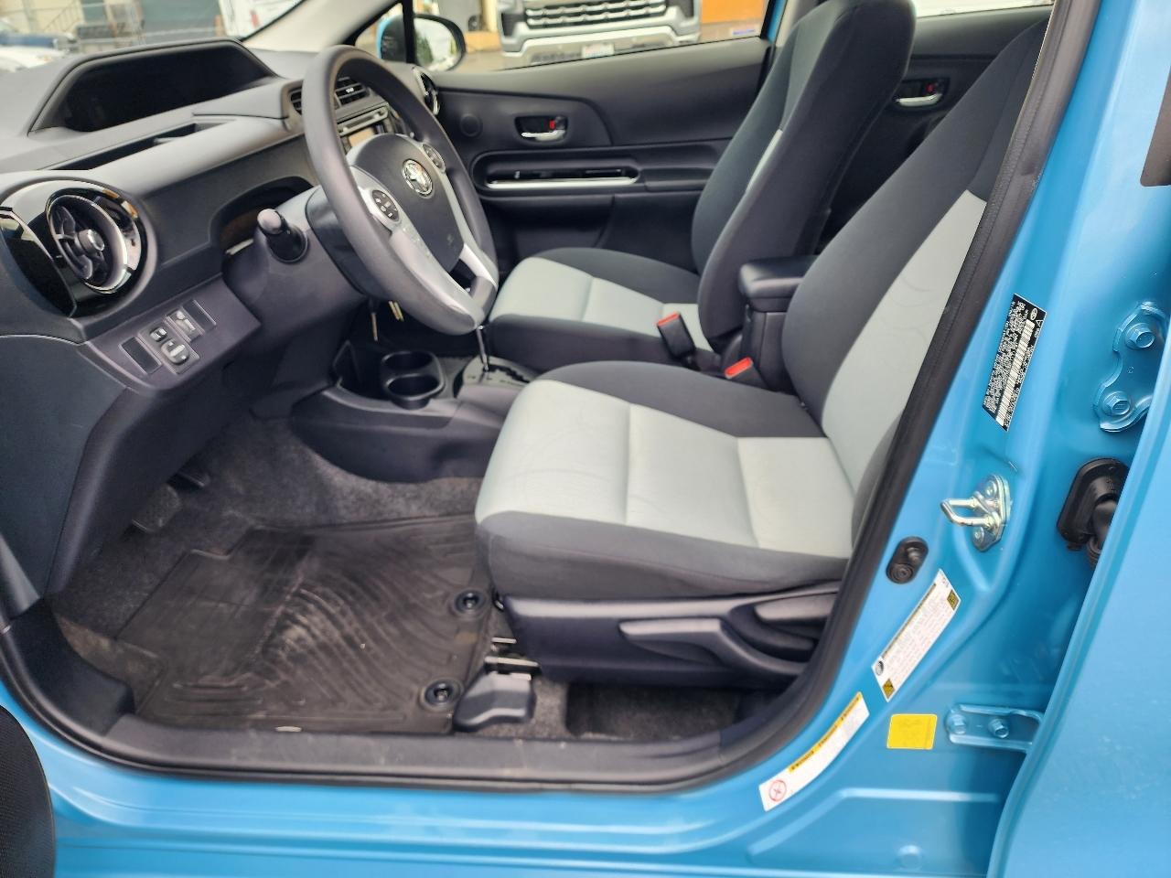 Toyota Prius c Two 2015