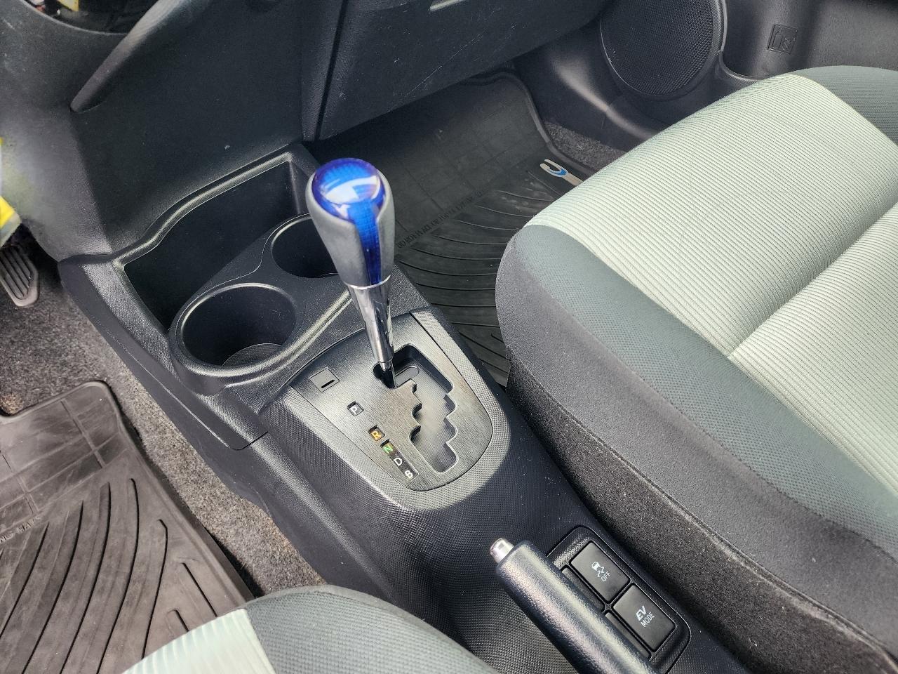Toyota Prius c Two 2015