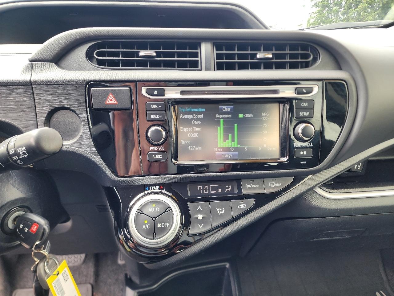 Toyota Prius c Two 2015