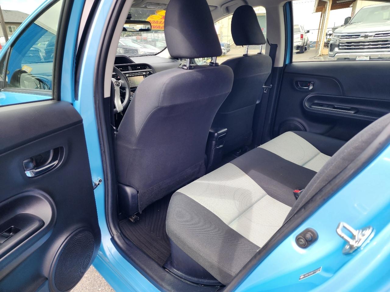 Toyota Prius c Two 2015