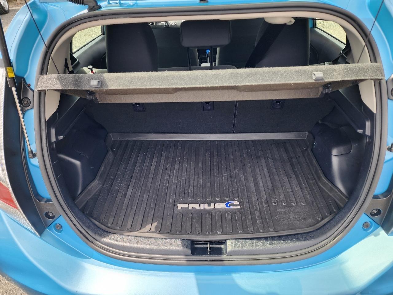 Toyota Prius c Two 2015
