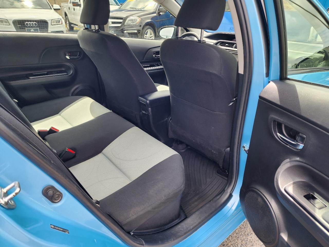 Toyota Prius c Two 2015