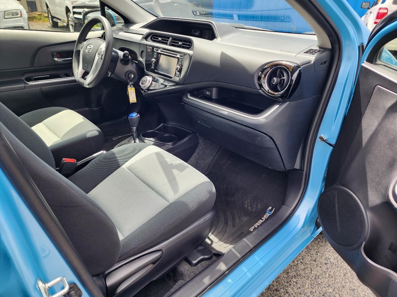 Toyota Prius c Two 2015