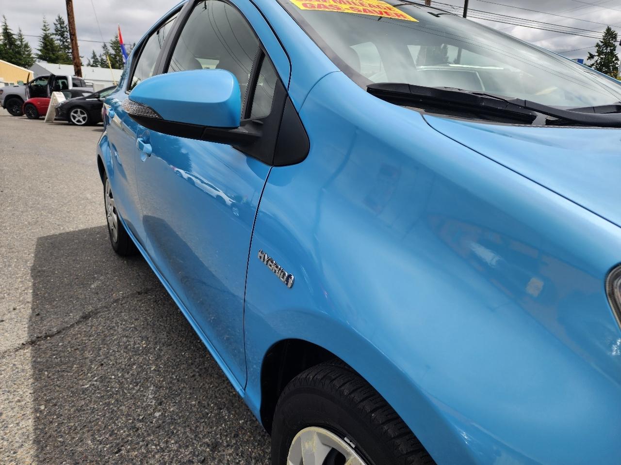 Toyota Prius c Two 2015