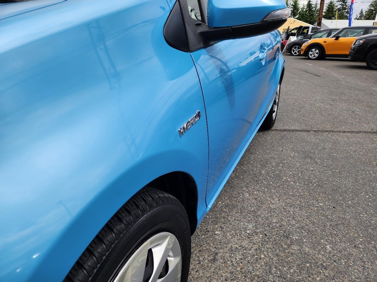 Toyota Prius c Two 2015