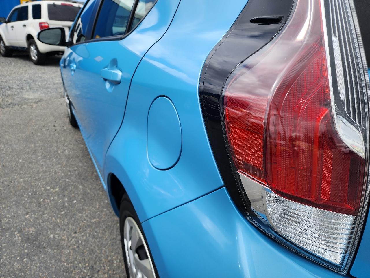 Toyota Prius c Two 2015