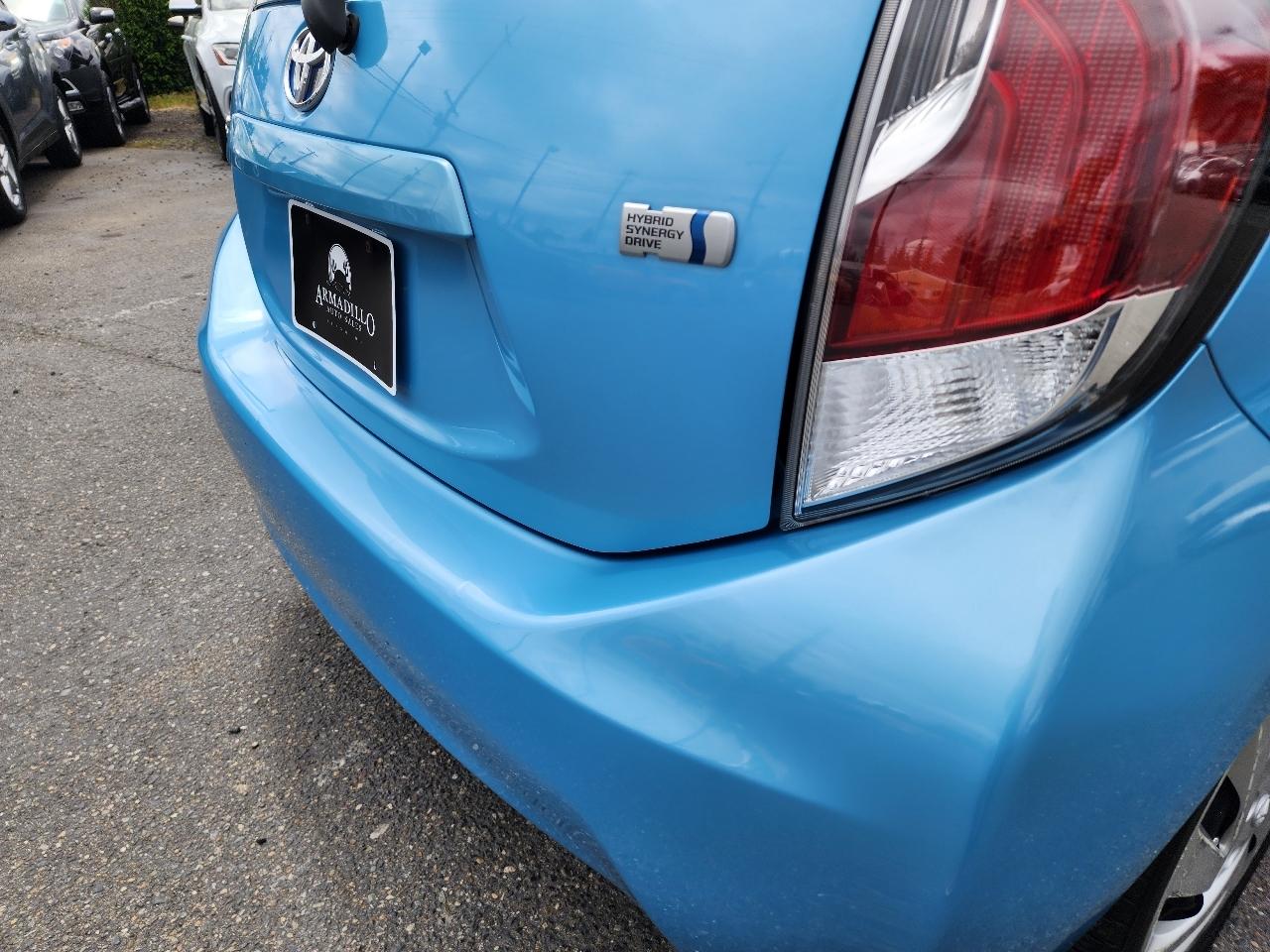 Toyota Prius c Two 2015