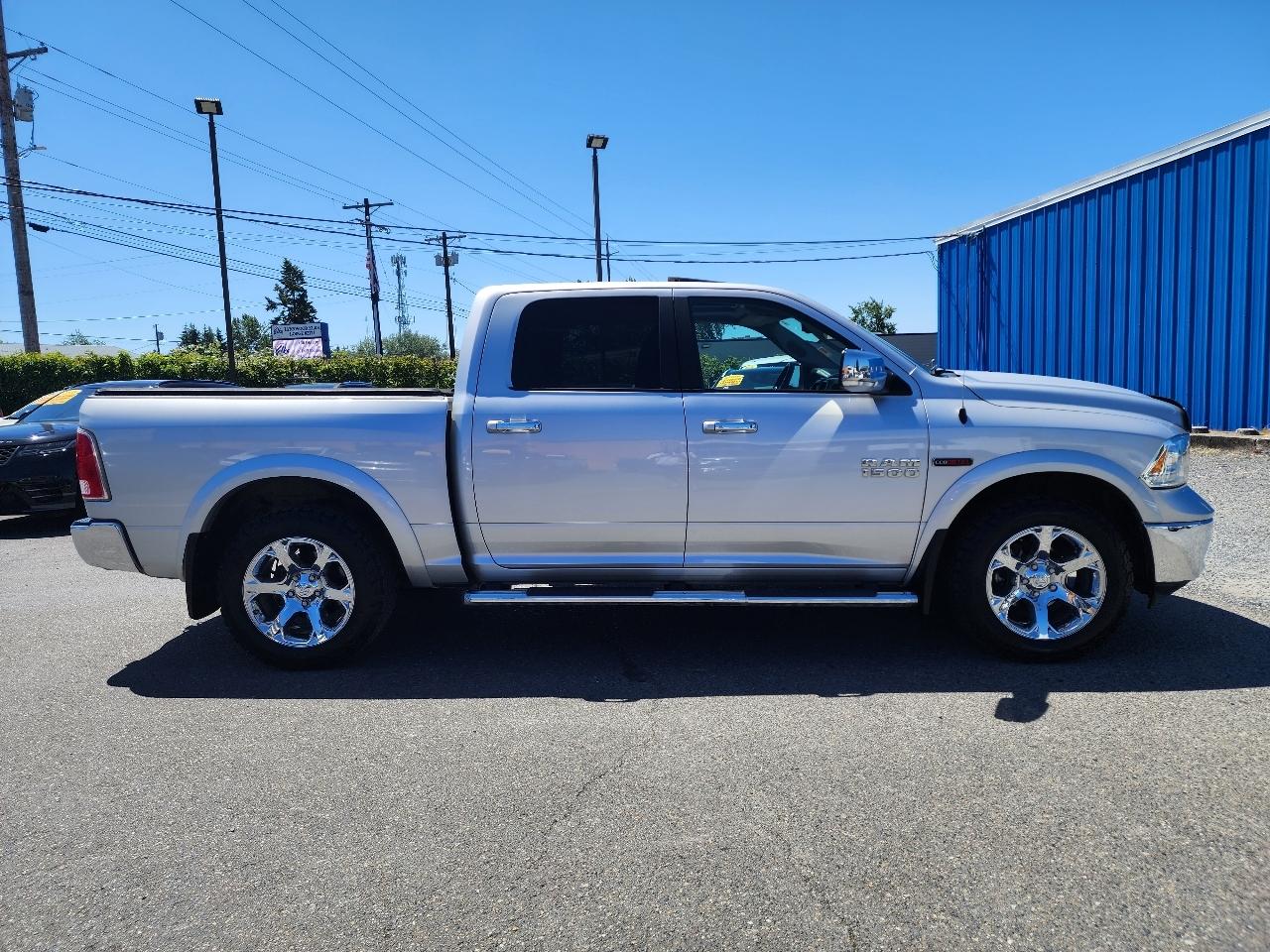 RAM 1500 Laramie Crew Cab 4WD 2016