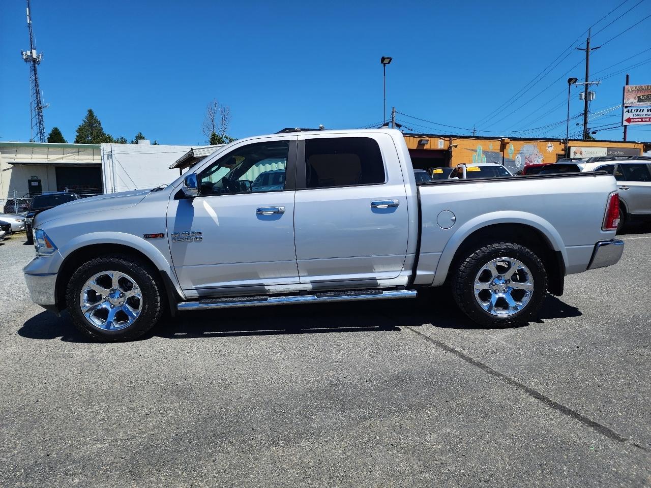 RAM 1500 Laramie Crew Cab 4WD 2016