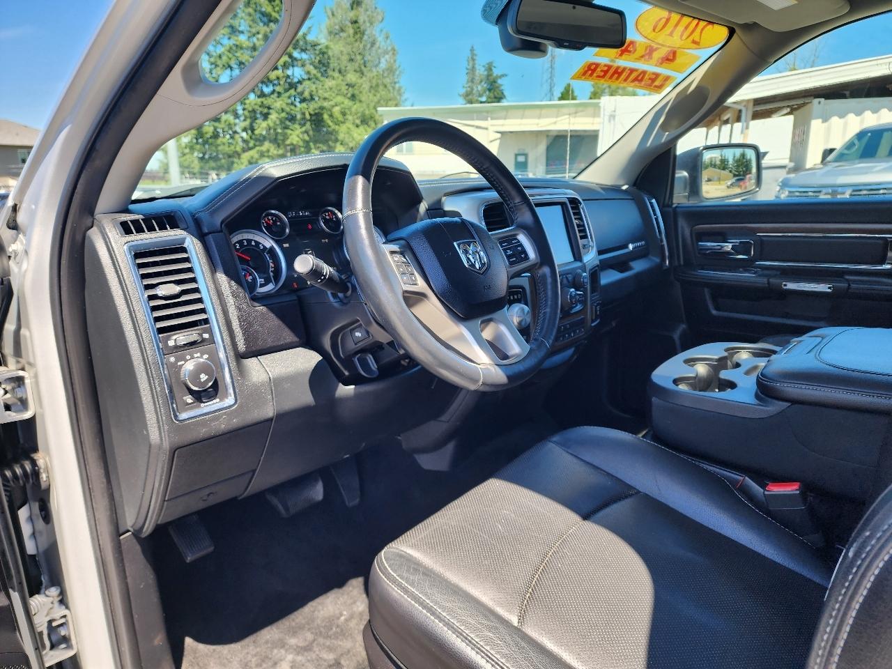 RAM 1500 Laramie Crew Cab 4WD 2016