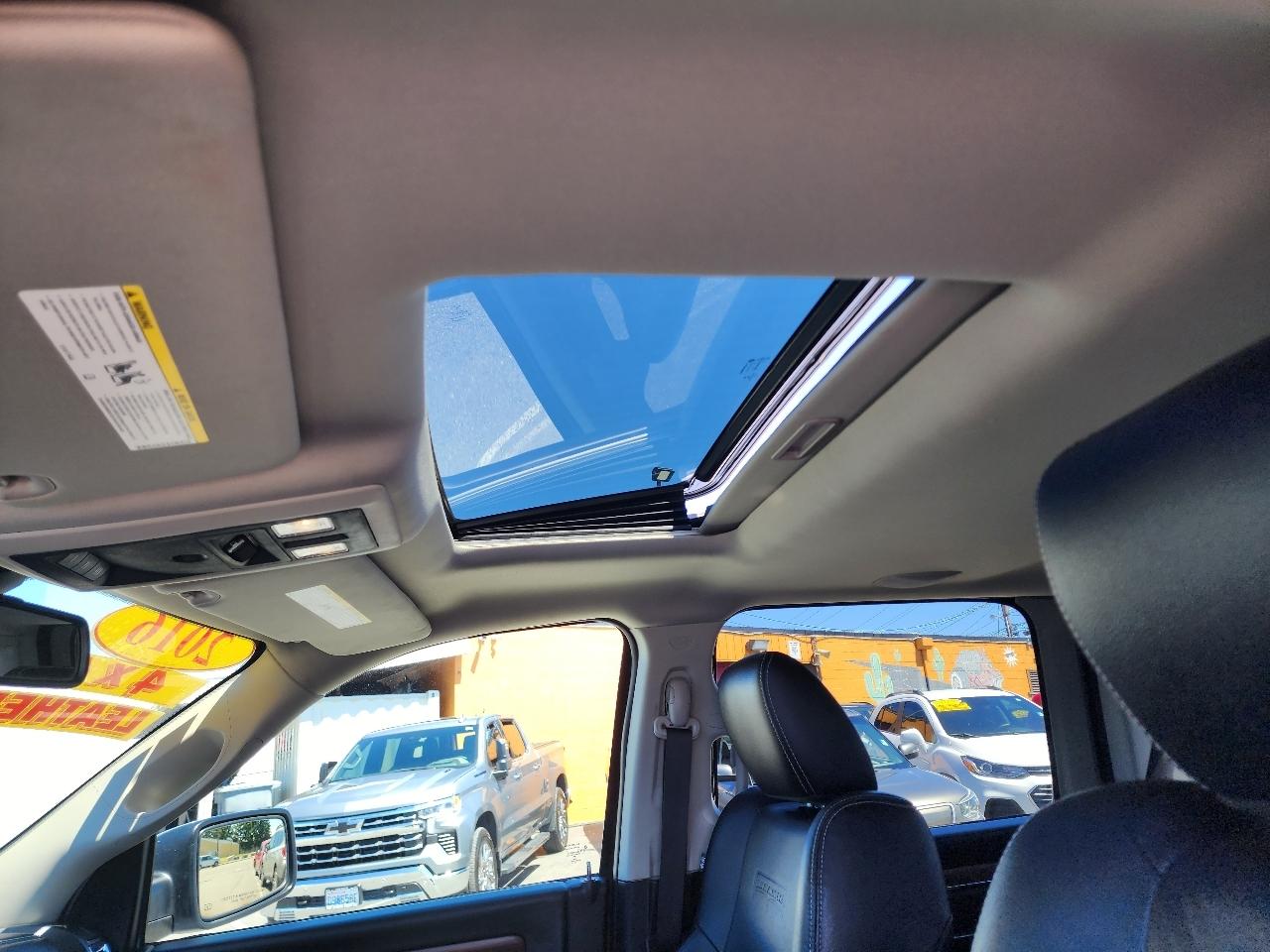 RAM 1500 Laramie Crew Cab 4WD 2016