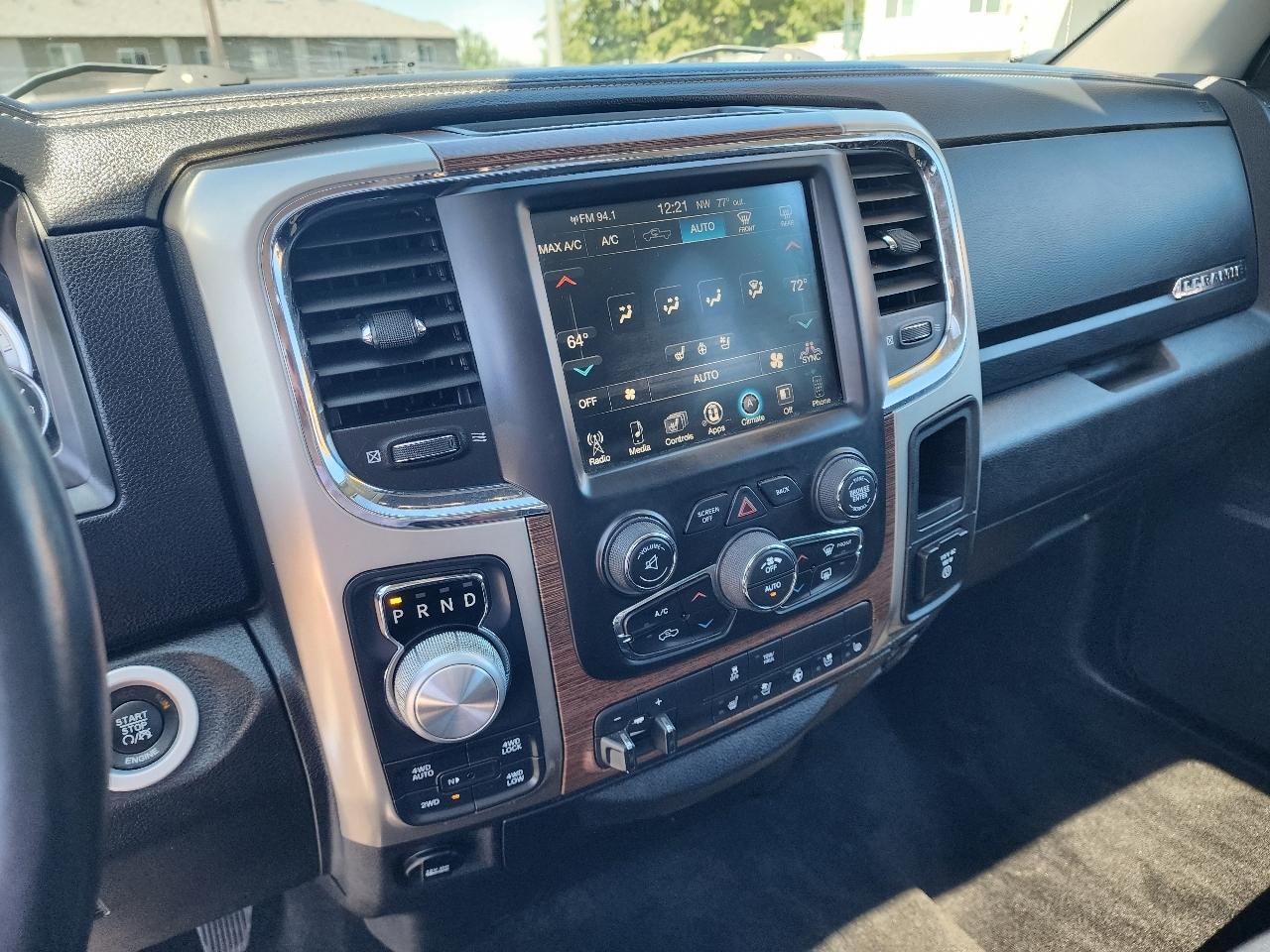 RAM 1500 Laramie Crew Cab 4WD 2016