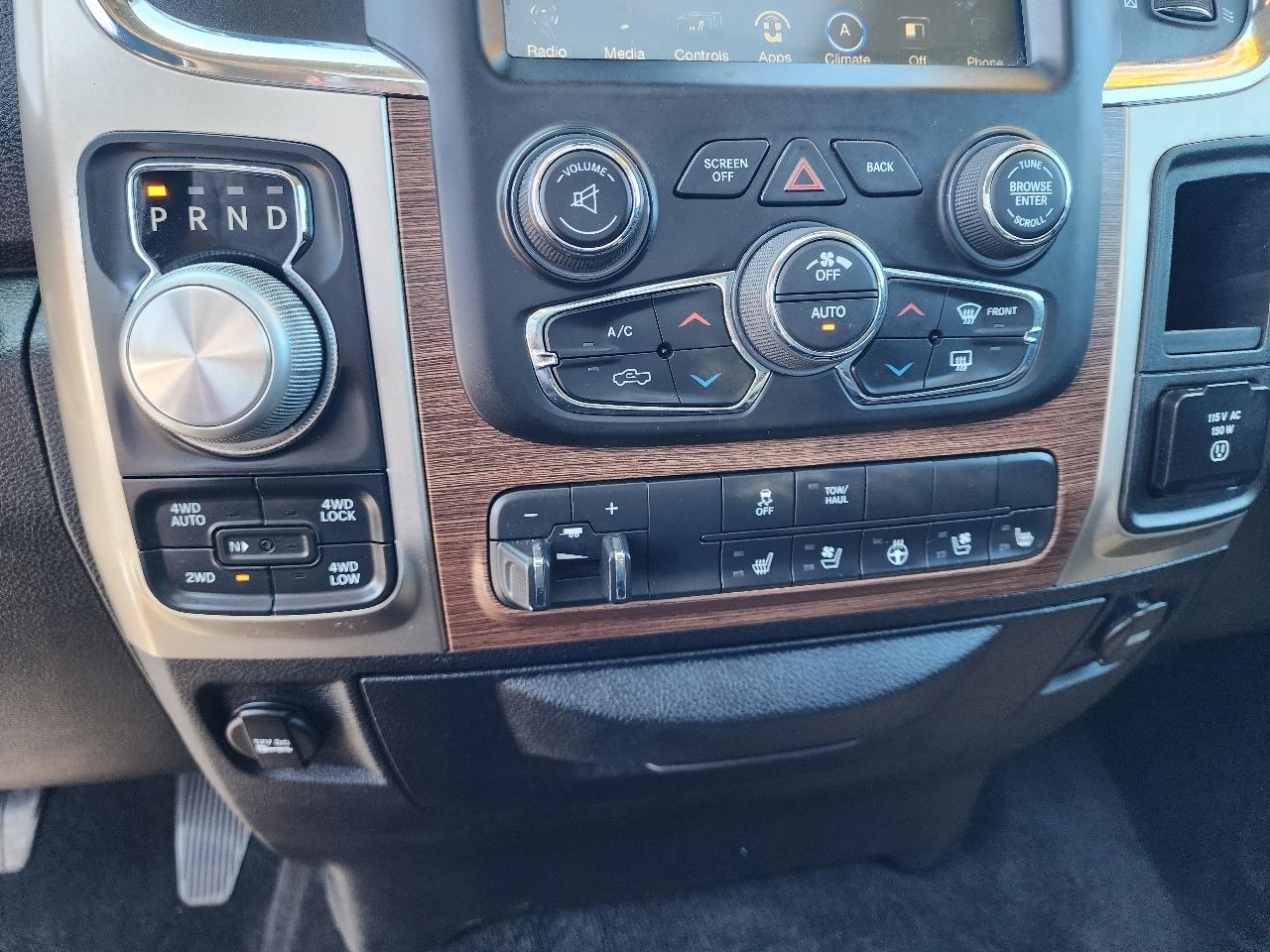 RAM 1500 Laramie Crew Cab 4WD 2016