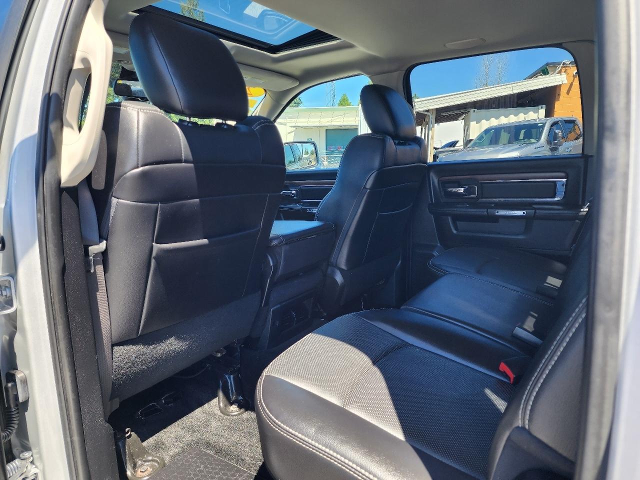 RAM 1500 Laramie Crew Cab 4WD 2016