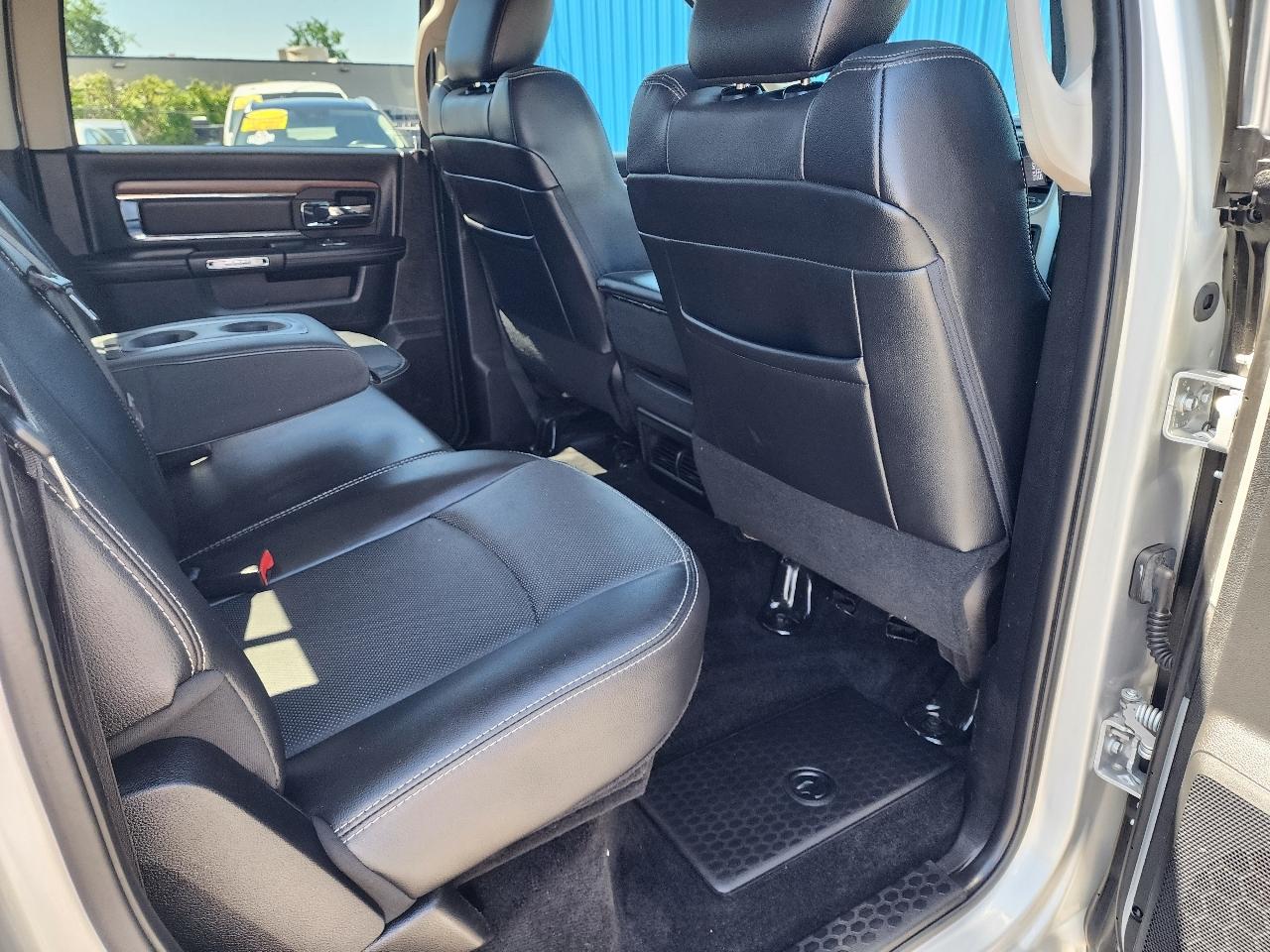 RAM 1500 Laramie Crew Cab 4WD 2016