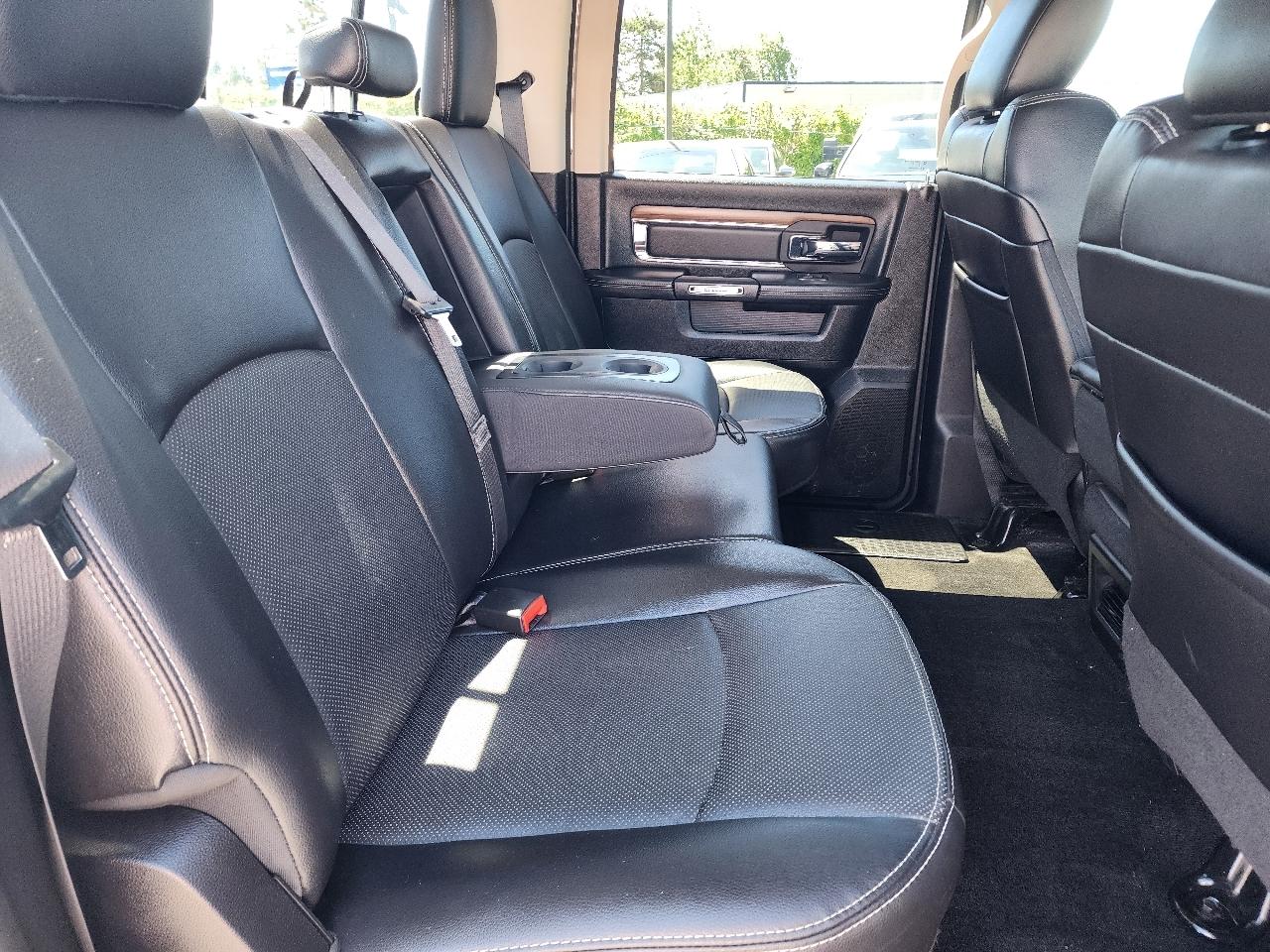 RAM 1500 Laramie Crew Cab 4WD 2016